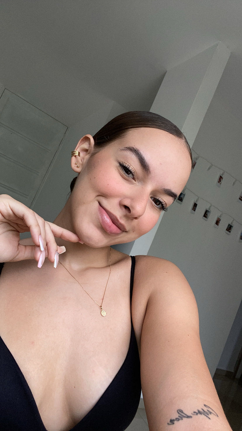 April Smith, 21, available for live video chat on GoMeetMe