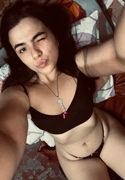 Naty, 22, available for live video chat on GoMeetMe