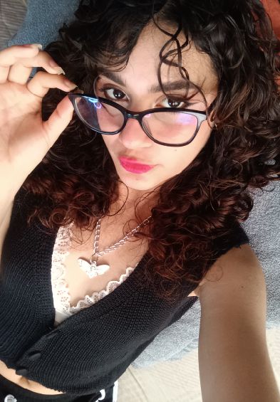 Priscila, 28, available for live video chat on GoMeetMe
