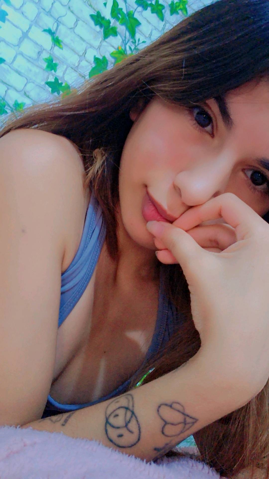 Ątenea, 23, available for live video chat on GoMeetMe